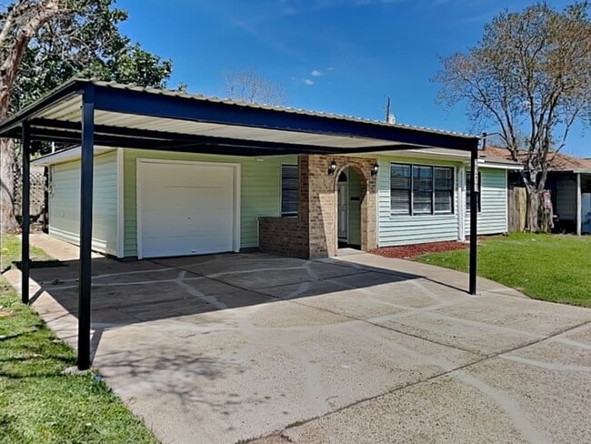 Building Photo - 3217 Darling Ave.