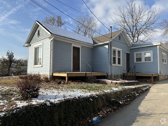 Building Photo - 213 Lincoln St Rental