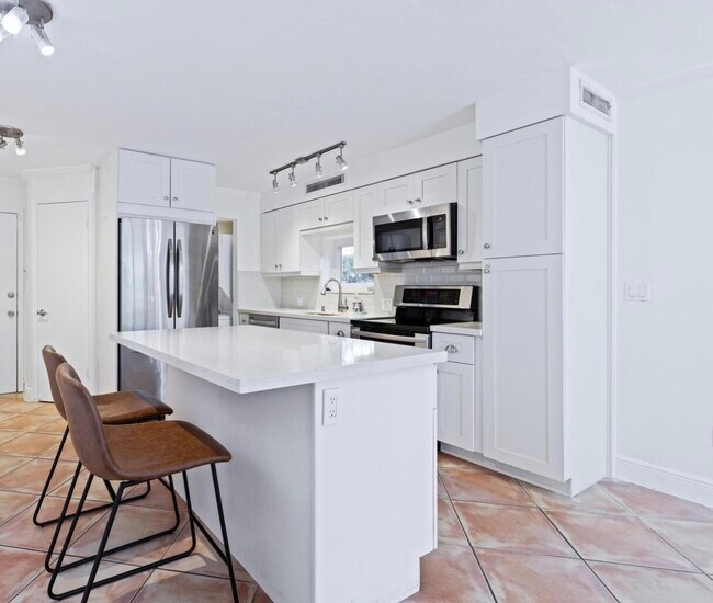 Photo - 3028 Center St