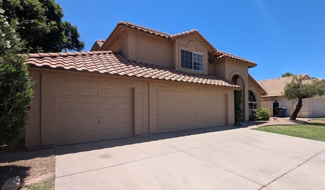Photo - 4 Bedroom Home in the Waters Edge at Ocotillo Community Near W Queen Creek Rd and S Dobson Rd!