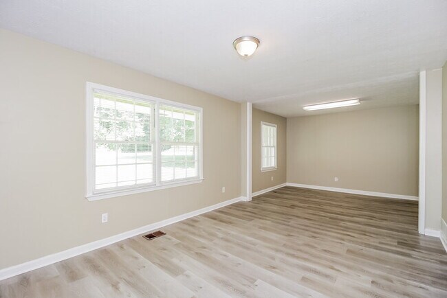 Photo - 375 N Hickory Ln