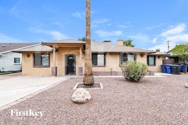 Building Photo - 1520 W Bentley St Rental