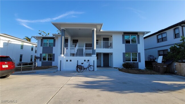 Building Photo - 425 SW 47th Terrace Unit 8 Rental