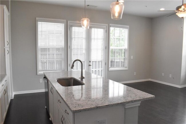 Photo - 225 Britten Pass