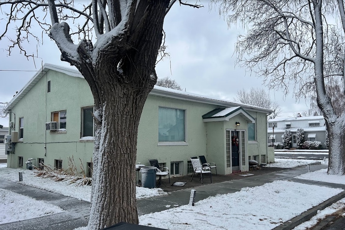 Photo - 418 W 13th St