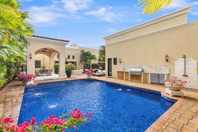 Photo - 4520 Kahala Ave