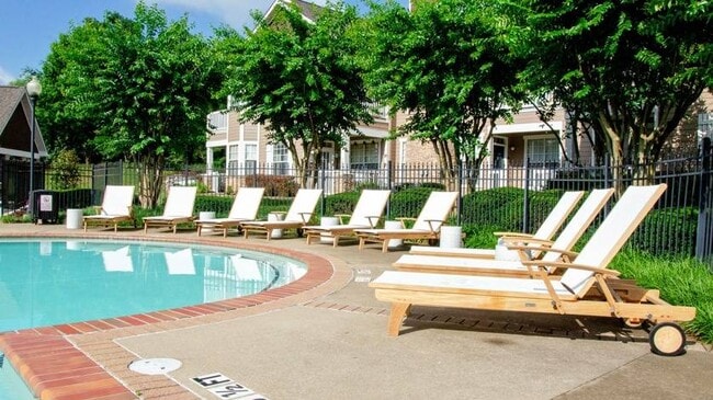 Photo - Hamptons at Woodland Pointe