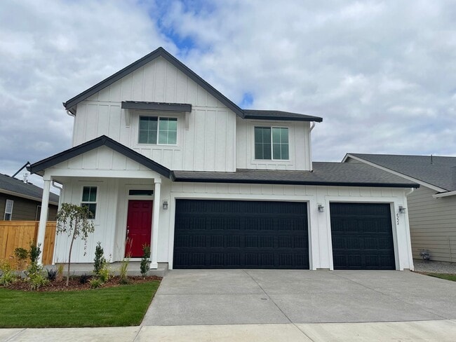 Photo - 4 Bed 2.5 Bath Home! Located near the Ridgefield Outdoor Recreation Center, equestrian facilities...