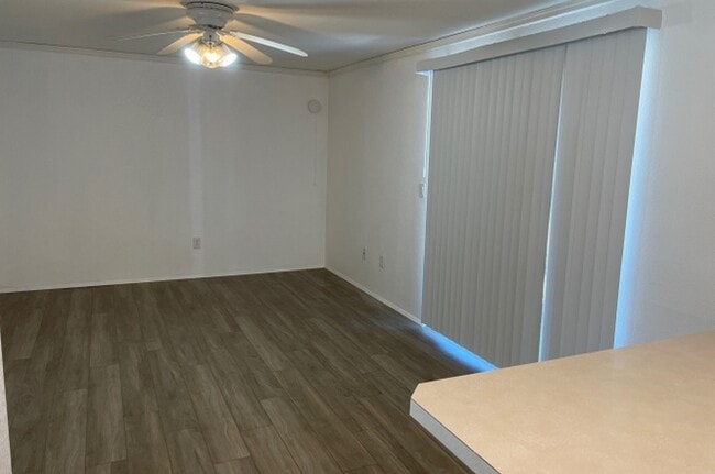 Photo - 1915 157th St E