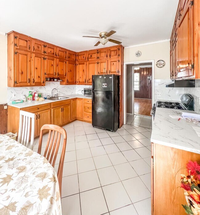 Photo - 27 Hudson St