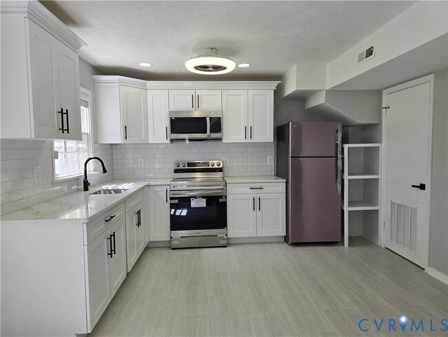 Building Photo - 419 Airycrest Dr