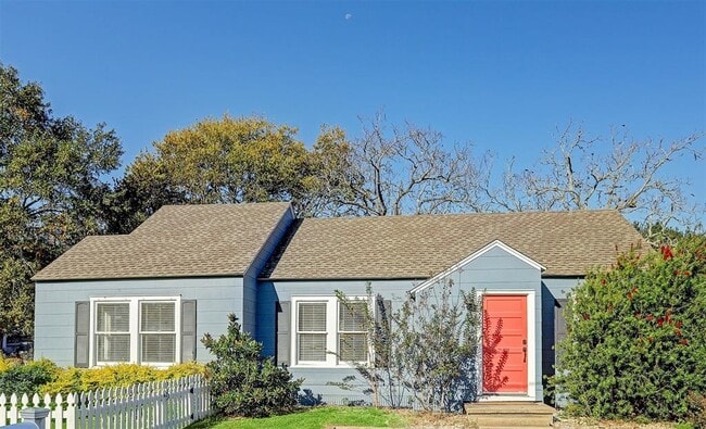Building Photo - 408 N Hunt St Rental