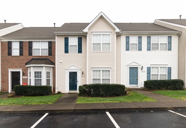 Photo - Spacious, well-kept 3 bedroom N Raleigh townhome with fenced back area!