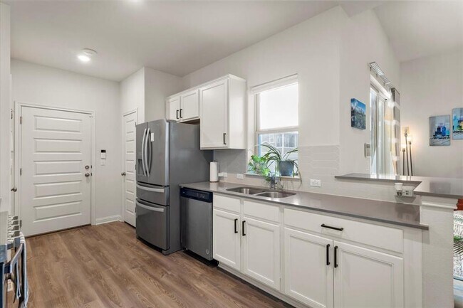 Photo - 8000 Mellencamp Dr