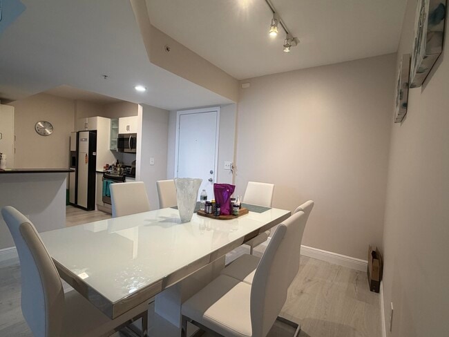 Photo - 2775 NE 187th St Unit 408