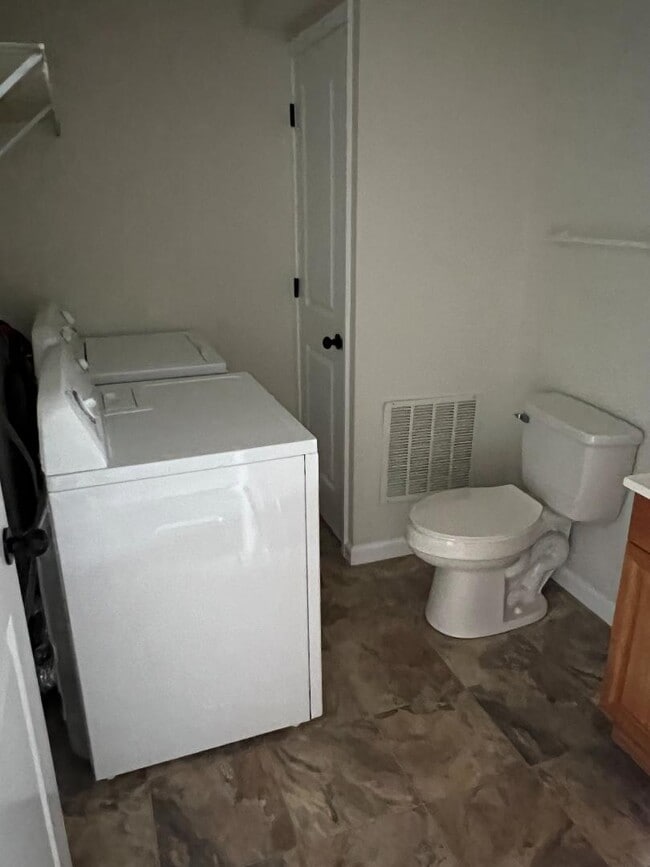 Photo - 100 Aldergate St