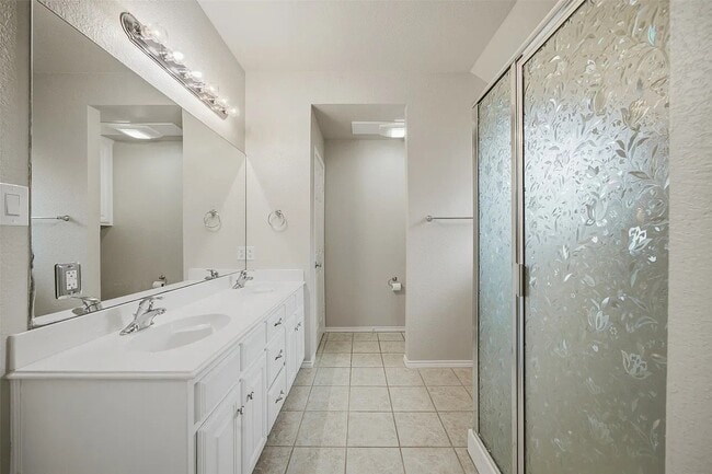 Photo - 1337 Red River Dr