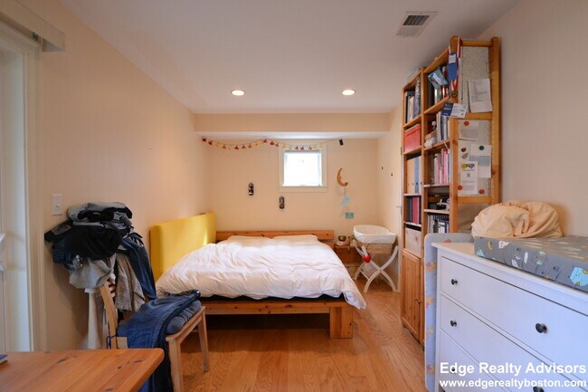 Photo - 5 Sparhawk St Unit 1