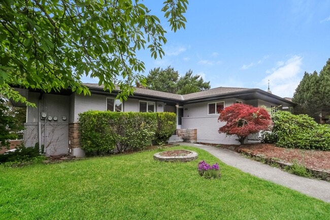 Photo - 7151-7153 Fauntleroy Wy SW Unit 7153