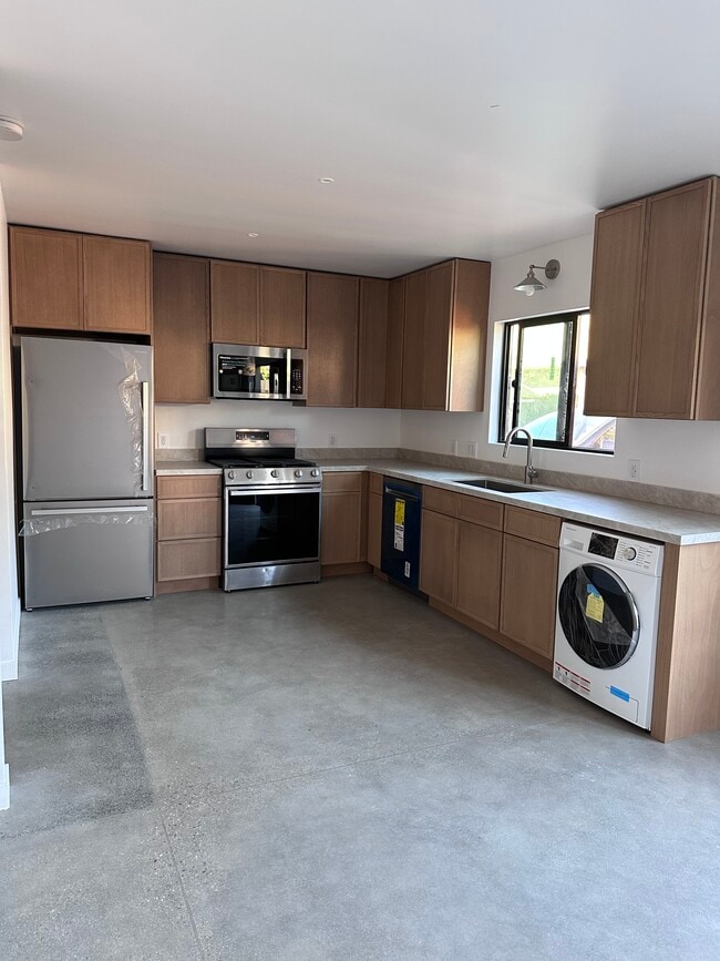 Building Photo - 1754 W 37th Dr