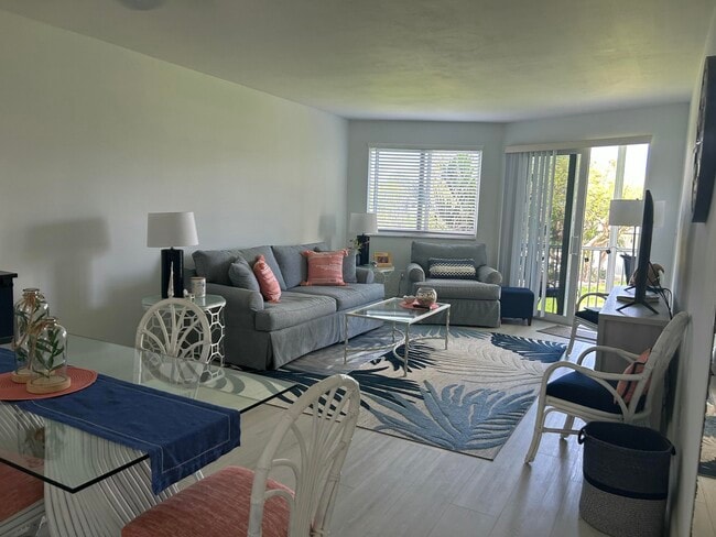 Photo - 2760 Banyan Rd Condo
