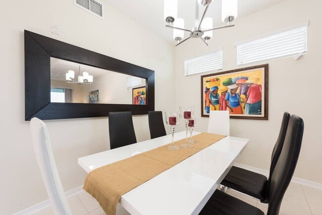 Photo - 4741 Clock Tower Dr Unidad ID1280773P