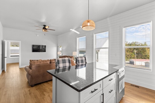 Photo - 219 Auttie Cir