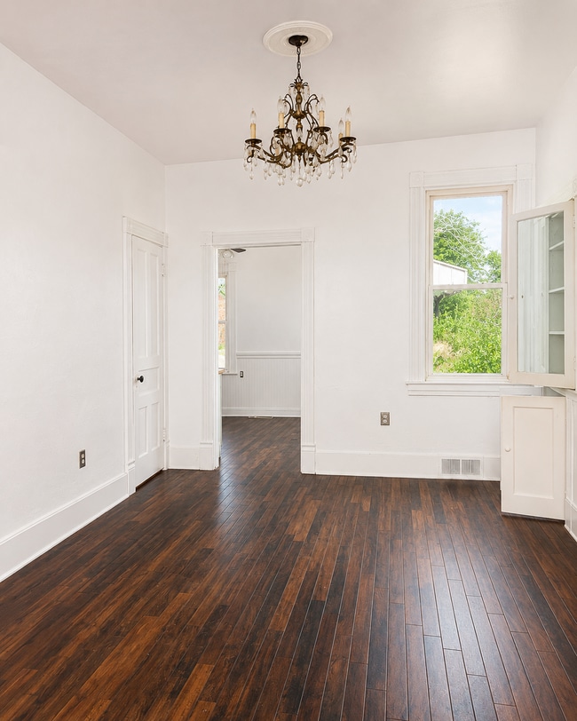 Photo - 135 Wynoka St