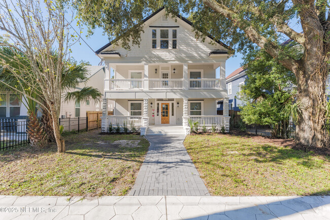 Building Photo - 1628 Walnut St Rental