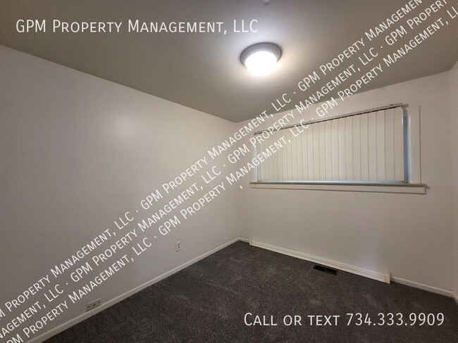 Photo - 15129 McGuire St