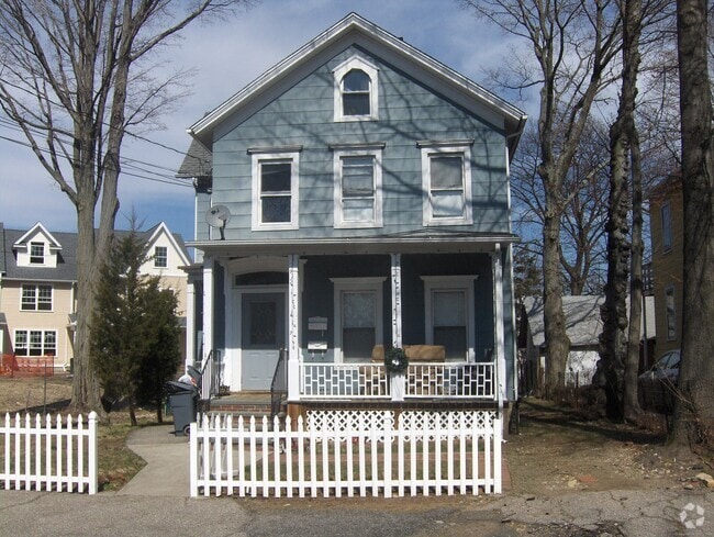 Building Photo - 2 1/2 Jefferson St Unit 1 Rental
