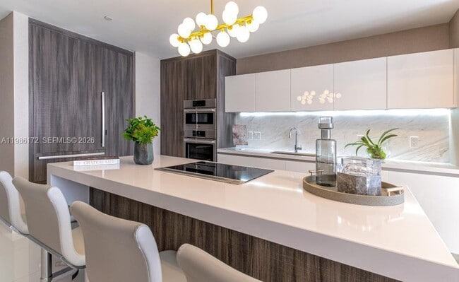 Photo - 851 NE 1st Ave Unidad 1011