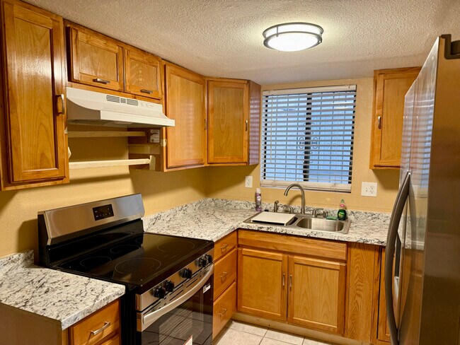 Photo - 1215 Coach Ln