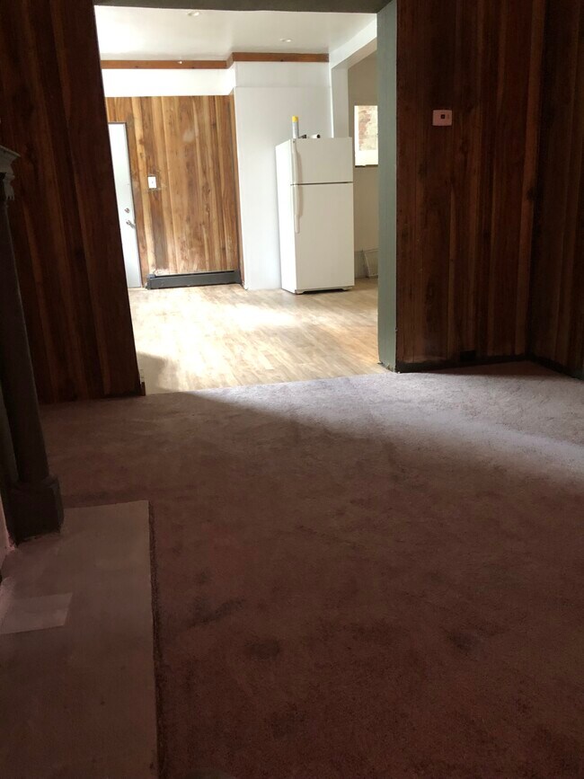 Photo - 818 Loyal Way