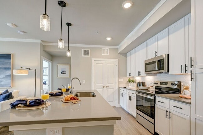 Photo - Modern Living + 4 Weeks Free! Unit PON