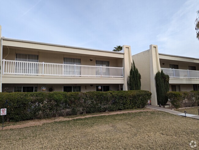 Building Photo - 625 S Prudence Rd Rental