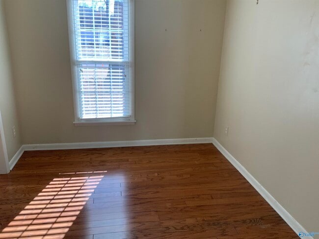 Photo - 2511 Galahad Dr SE