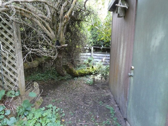 Photo - 3322 Upland Ln