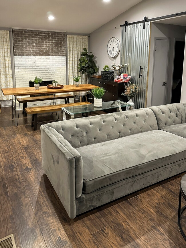 Photo - 1030 Pineborough Rd