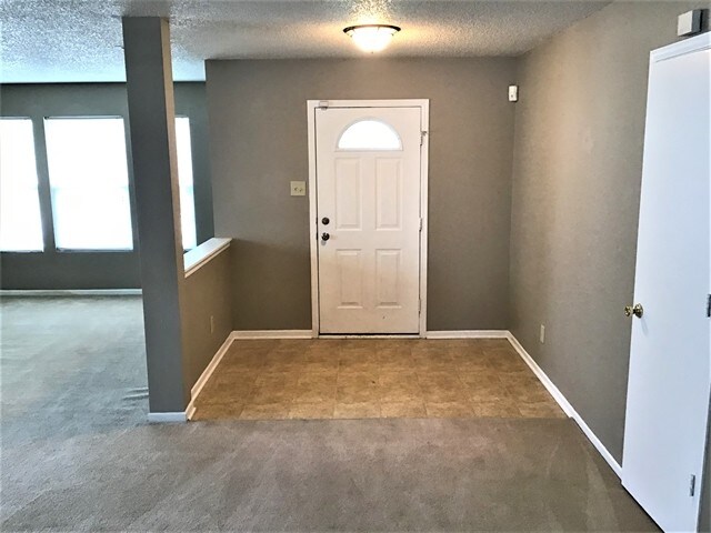 Photo - 10761 Parker Dr