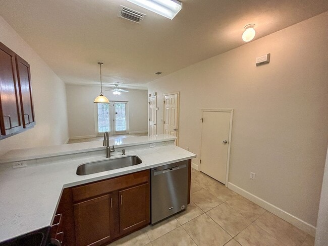 Photo - Woods Edge South #147