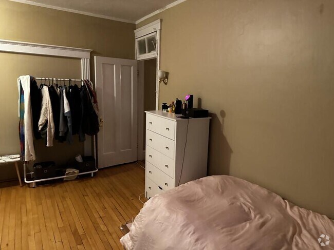Building Photo - 2 bedroom in Brookline MA 02446 Unit 6 Rental