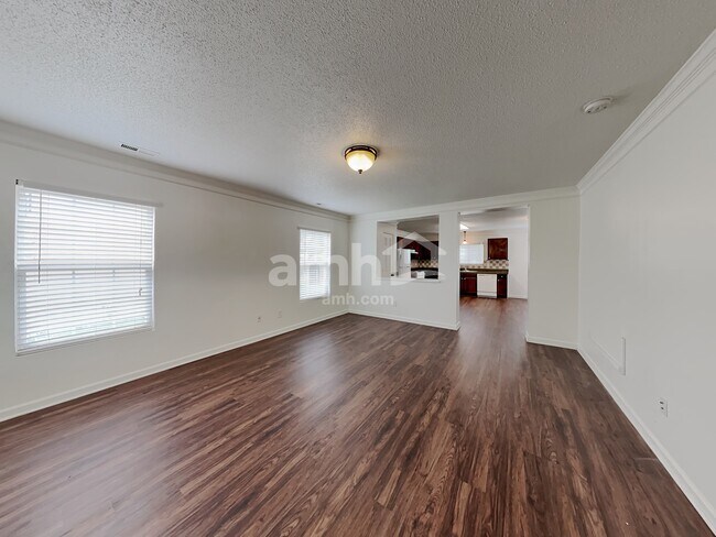 Photo - 417 Magna Dr