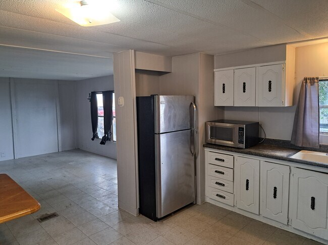 Photo - 64 Dakota St