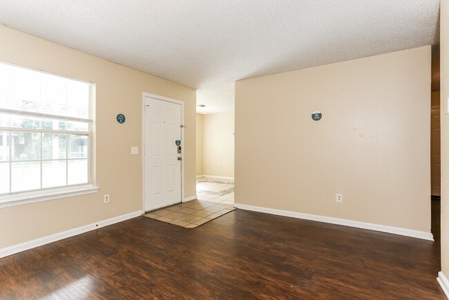 Photo - 2409 Mc Quade St