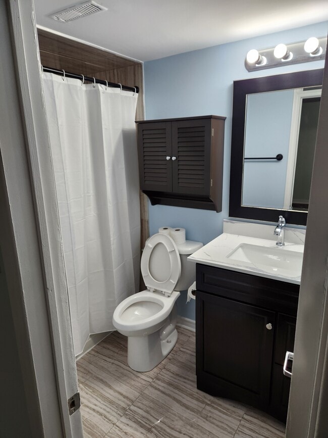 Photo - 23 Dunwich Pl Unité 2 Bedroom Apartment for Rent in Bramalea