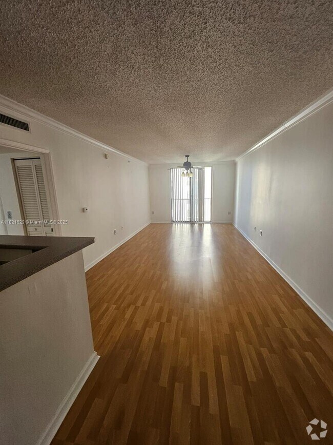 Building Photo - 1919 Van Buren St Unit 610A Rental