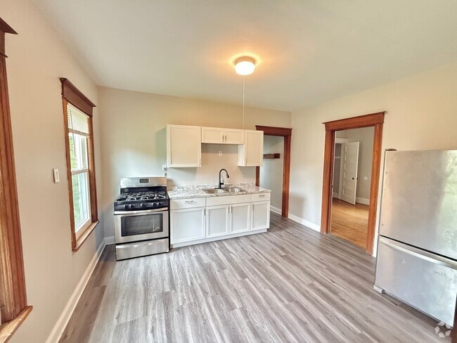 Building Photo - 184-186 Warwick Avenue Unit 186 Warwick Avenue UP Rental