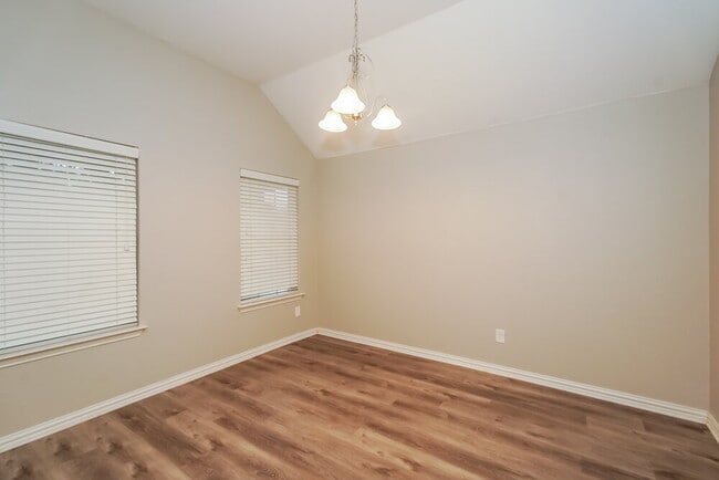 Photo - 7413 Errandale Dr