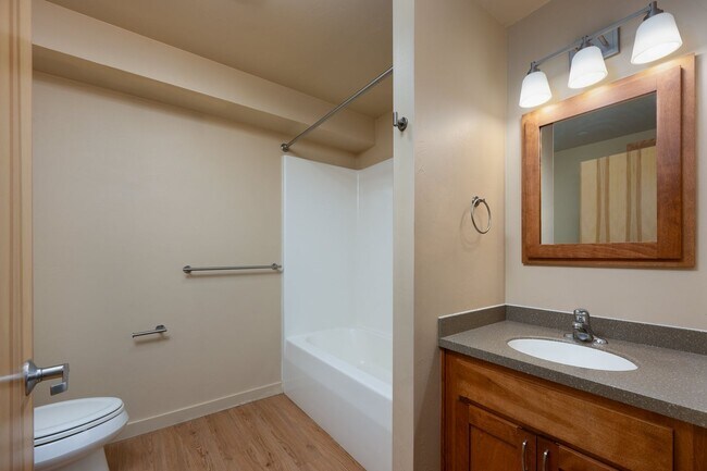 228 S Cottonwood, Unit #110